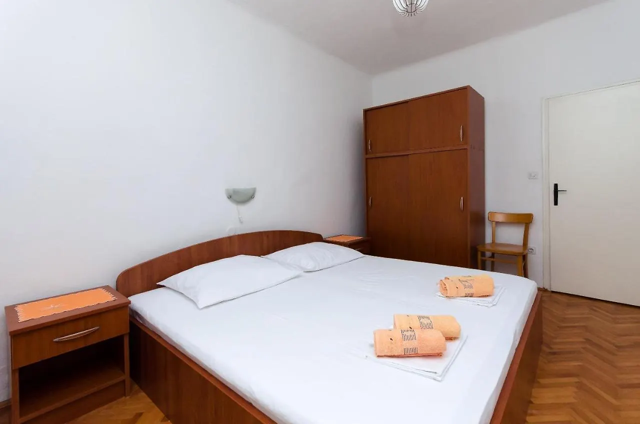 Apartments Zarko Banjol 0*,  Croatia